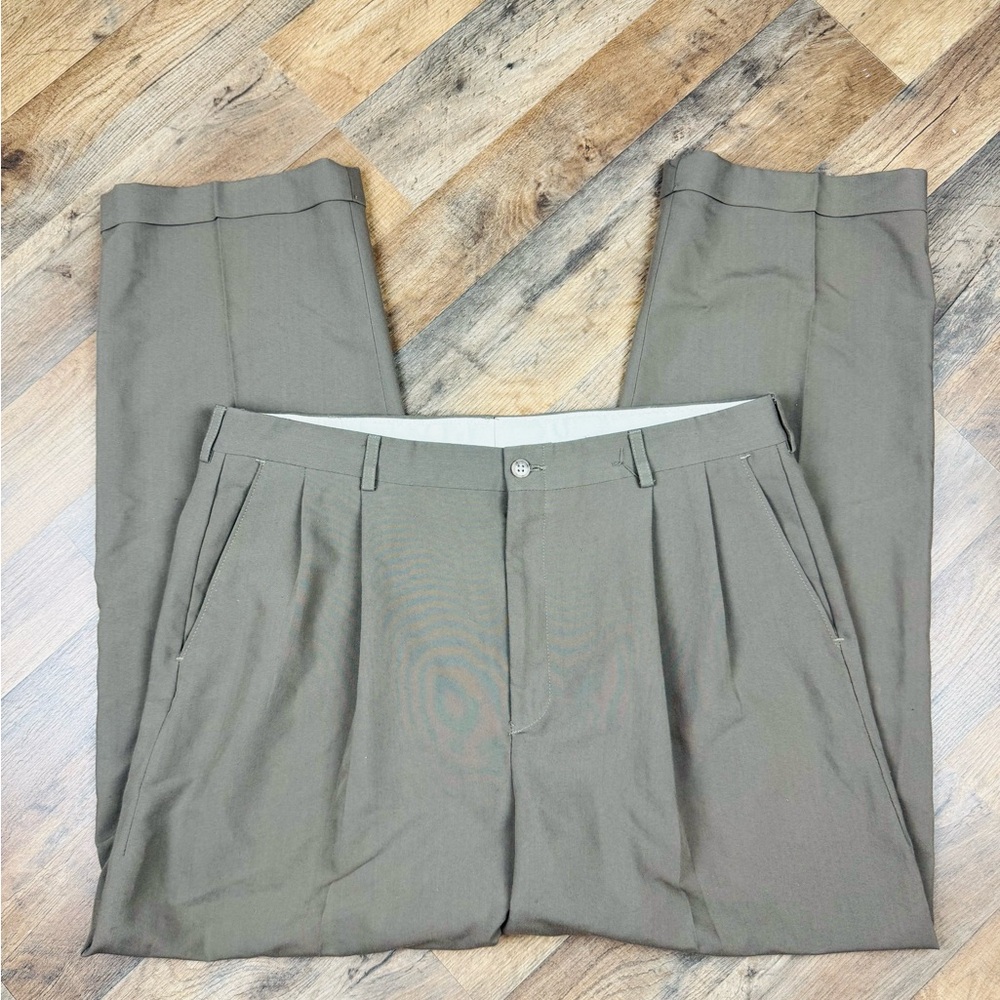 Haggar Men's Taupe Dress Pants